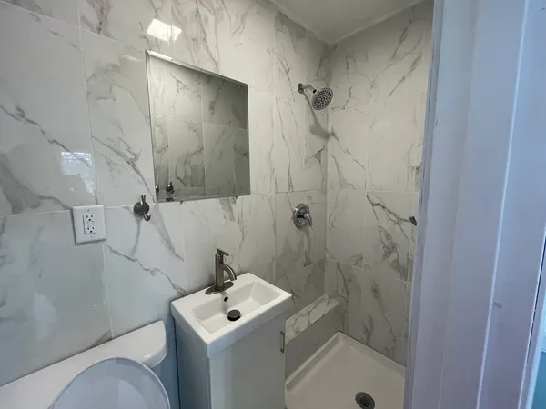 $2,750 | 114 East Richmond Street, Westmont, IL 60559