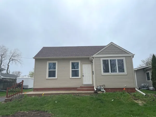 $2,750 | 114 East Richmond Street, Westmont, IL 60559