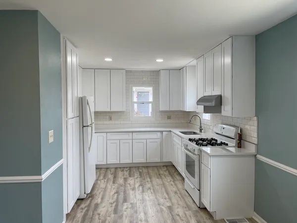 $2,750 | 114 East Richmond Street, Westmont, IL 60559