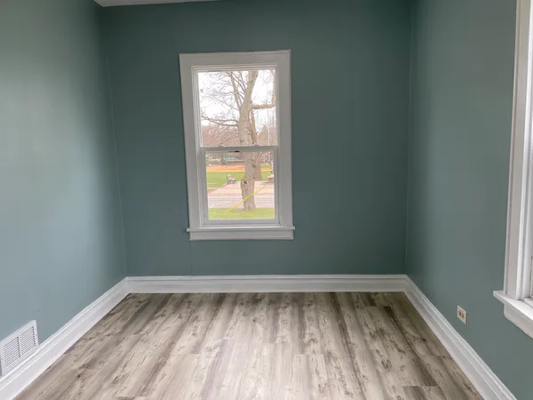 $2,750 | 114 East Richmond Street, Westmont, IL 60559