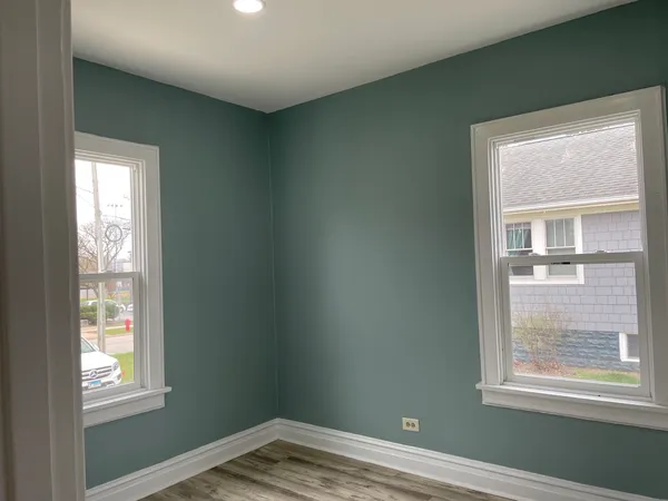 $2,750 | 114 East Richmond Street, Westmont, IL 60559