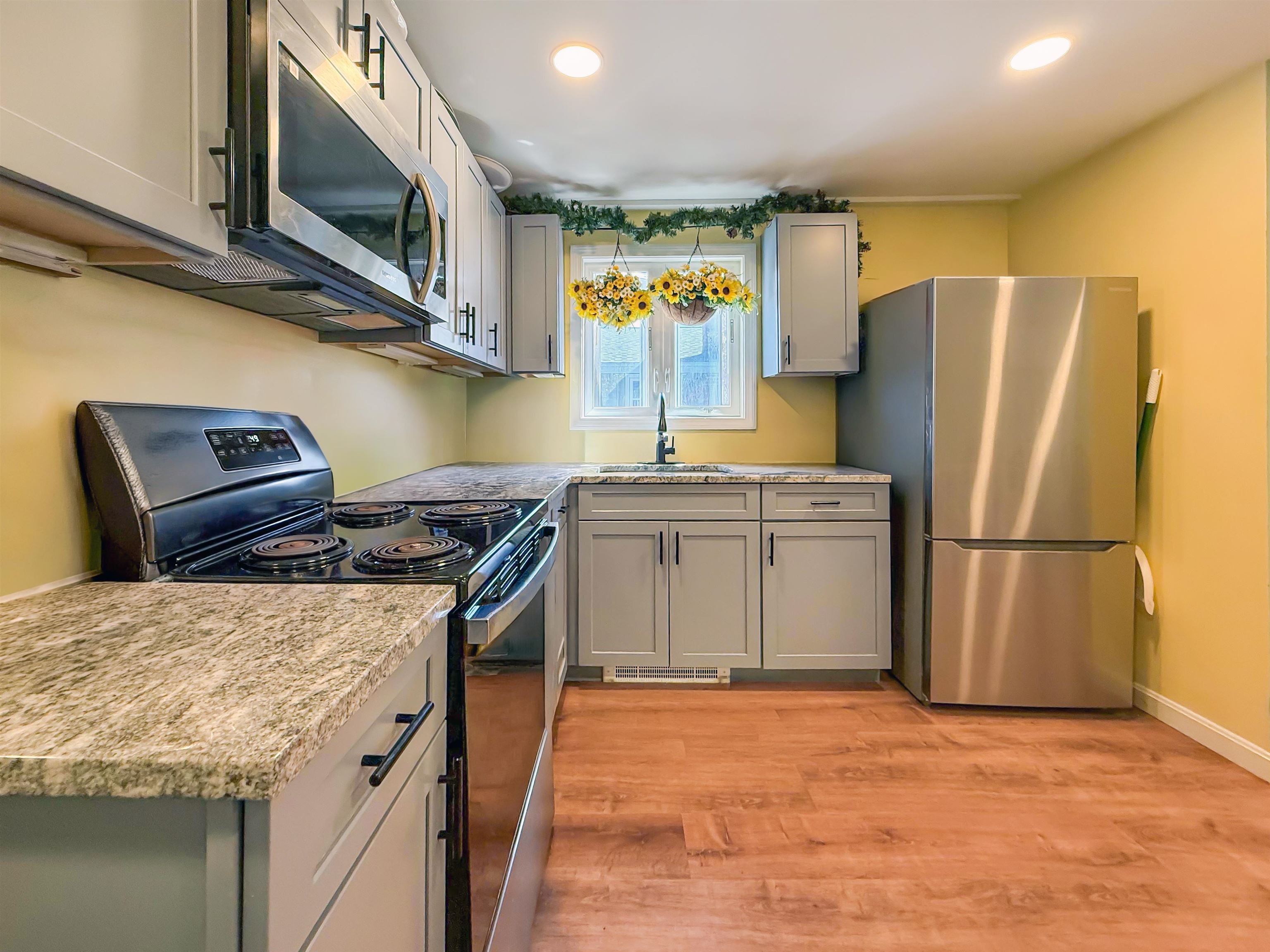 3 Harris Avenue Hampton, NH 03842 - Photo 18 of 31