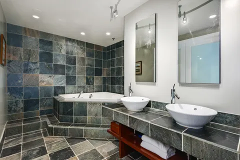 680 North Lake Shore Drive, Unit 322, Chicago, IL 60611