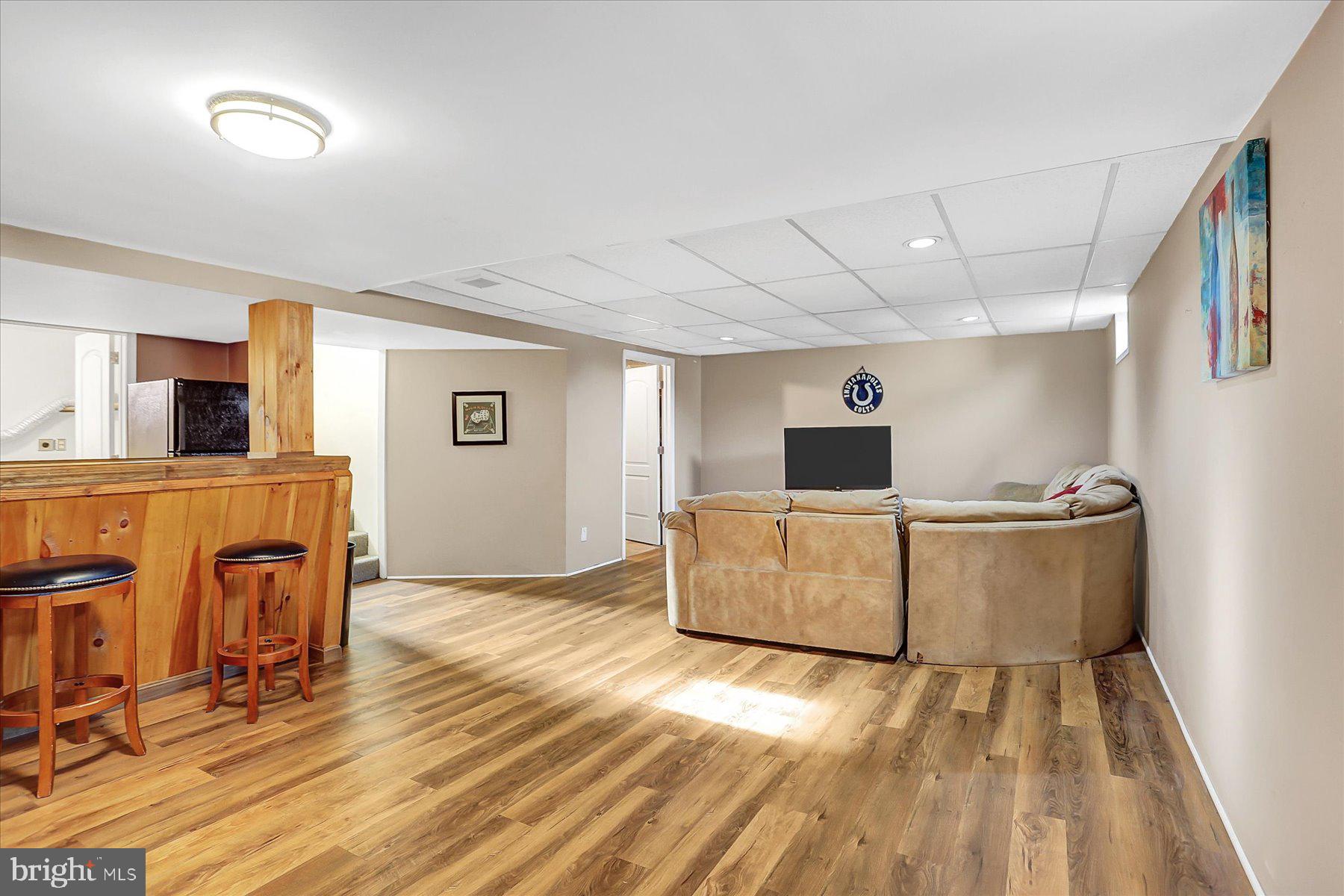 550 Ridge Avenue Harrisburg, PA 17111 - Photo 25 of 38 Wet Bar/Family Room