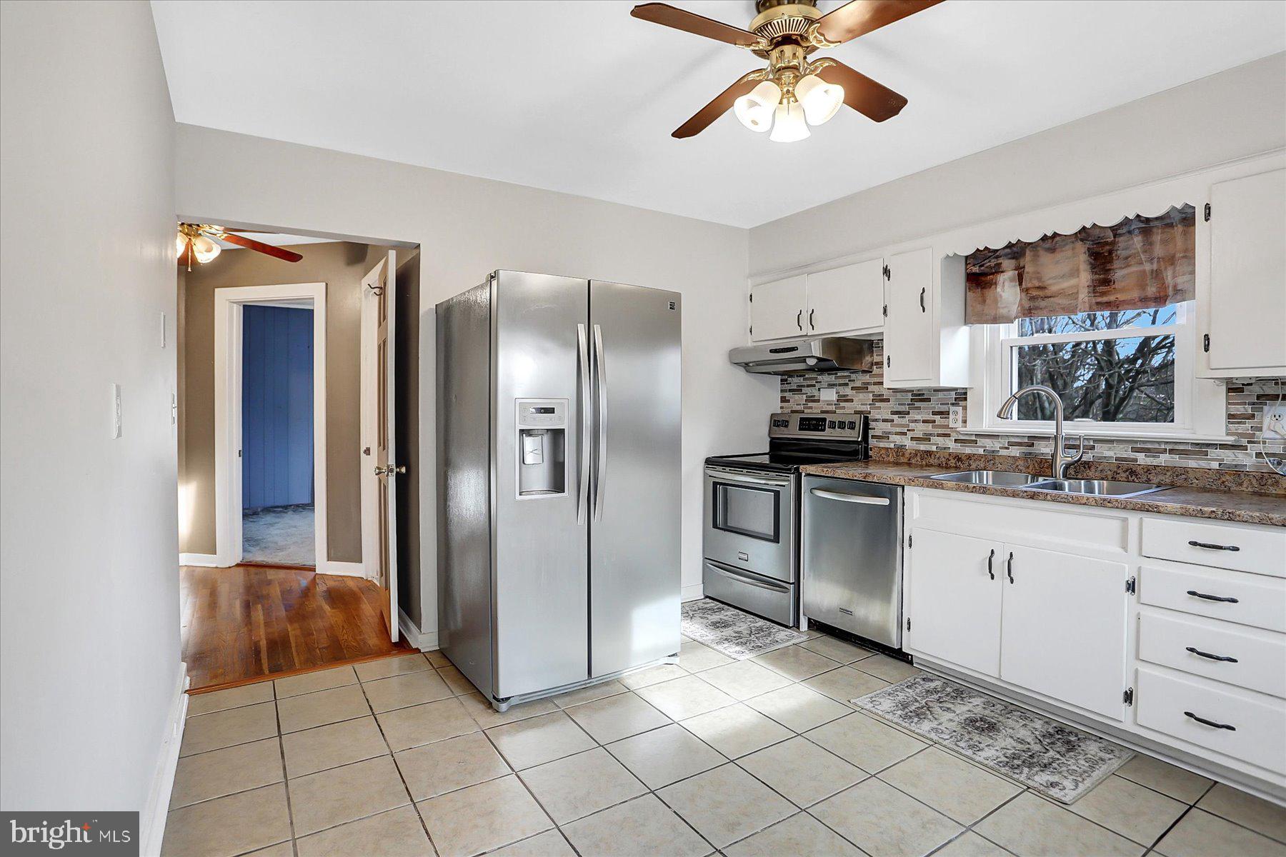 550 Ridge Avenue Harrisburg, PA 17111 - Photo 6 of 38 Kitchen