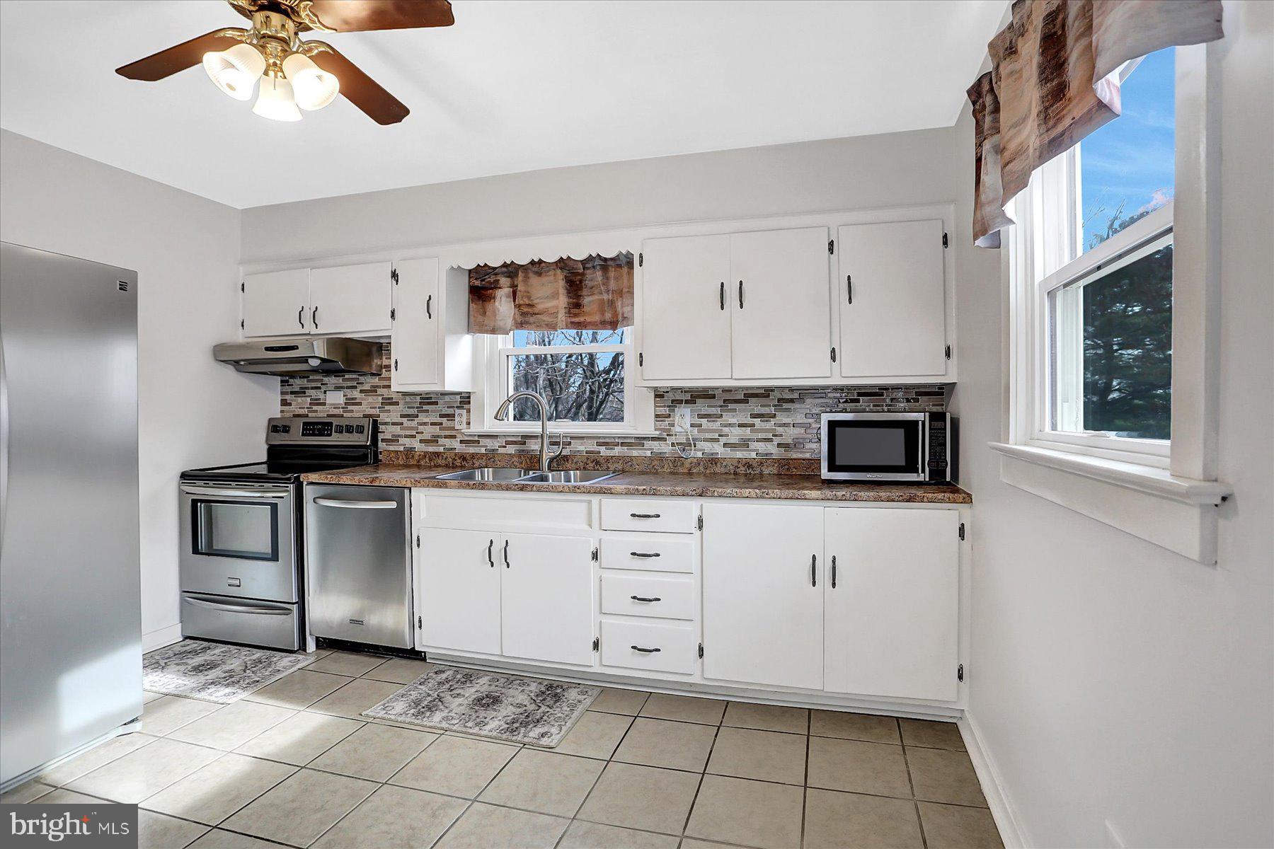 550 Ridge Avenue Harrisburg, PA 17111 - Photo 7 of 38 Kitchen
