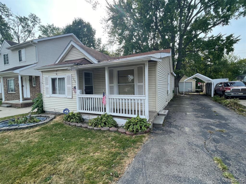 19935 Inkster Road Livonia, MI 48152 - Photo 1 of 31