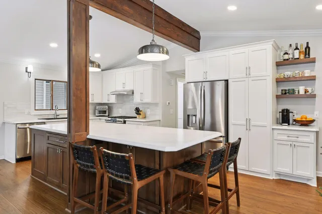 $595,000 | 4980 Suburban Drive, Excelsior, MN 55331