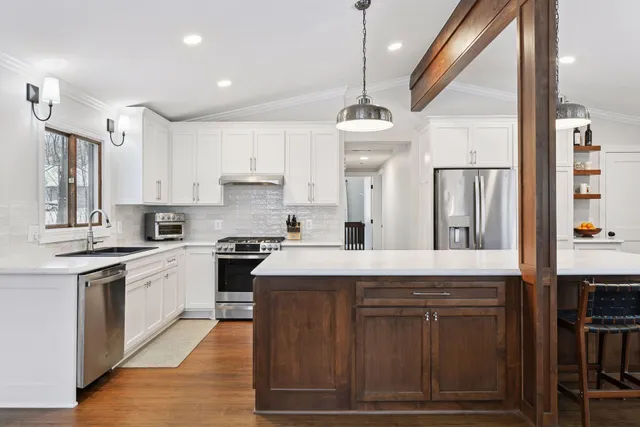 $595,000 | 4980 Suburban Drive, Excelsior, MN 55331