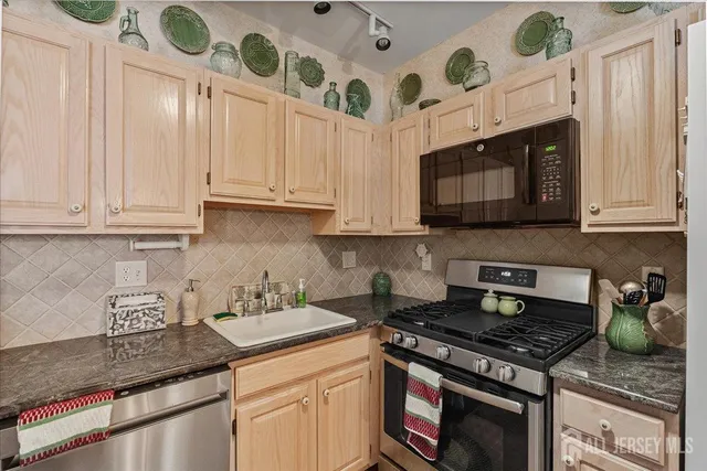 $599,000 | 53 Center Street, Metuchen, NJ 08840