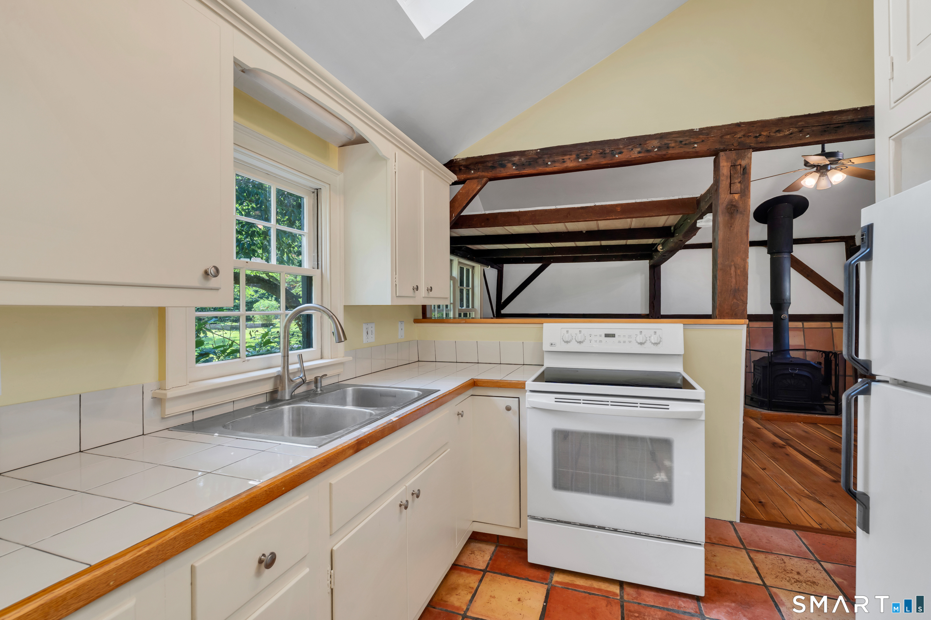 148 Mungertown Road Madison, CT 06443 - Photo 32 of 40 Kitchen