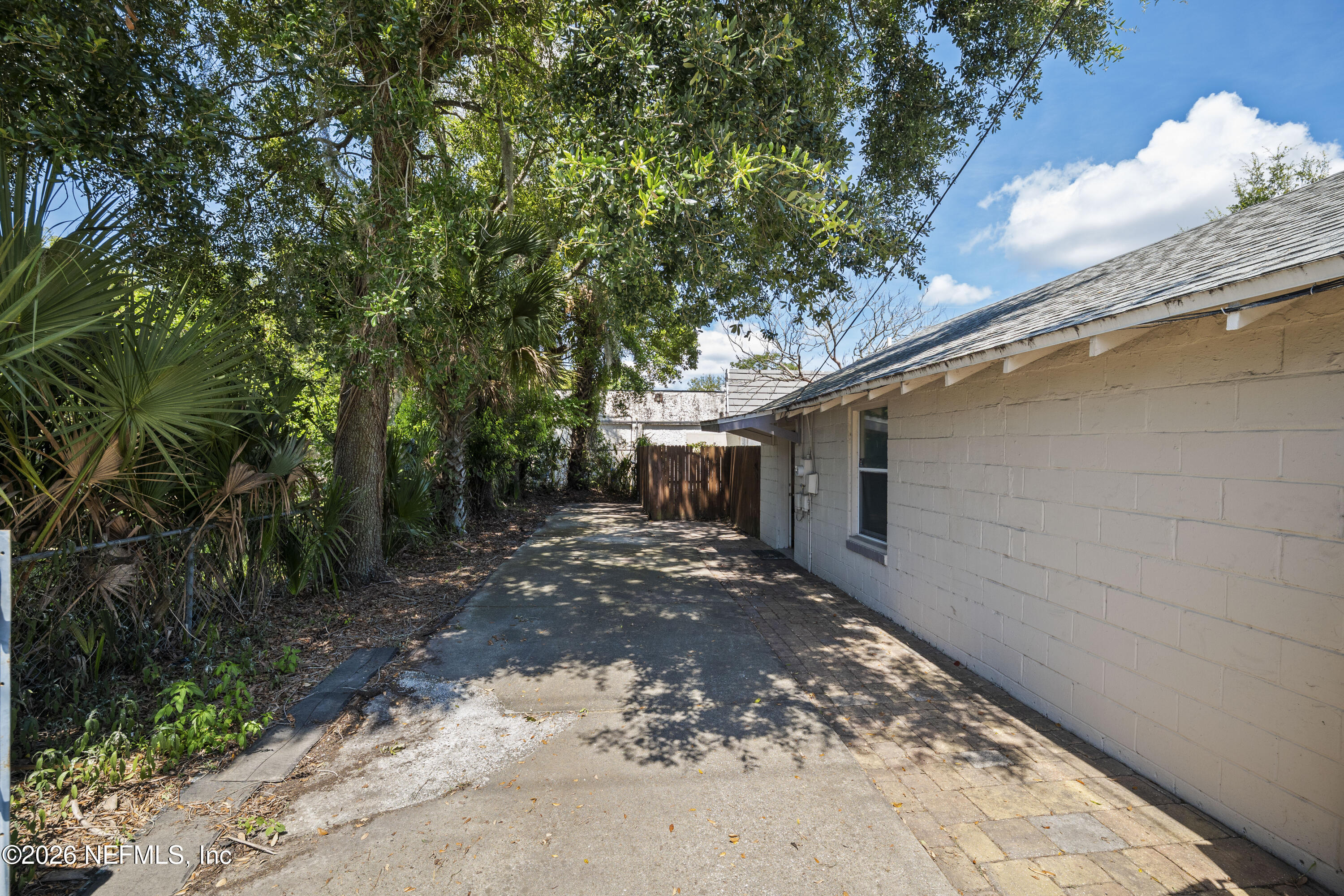 3754 St Augustine Road Jacksonville, FL 32207 - Photo 23 of 26 22 Driveway