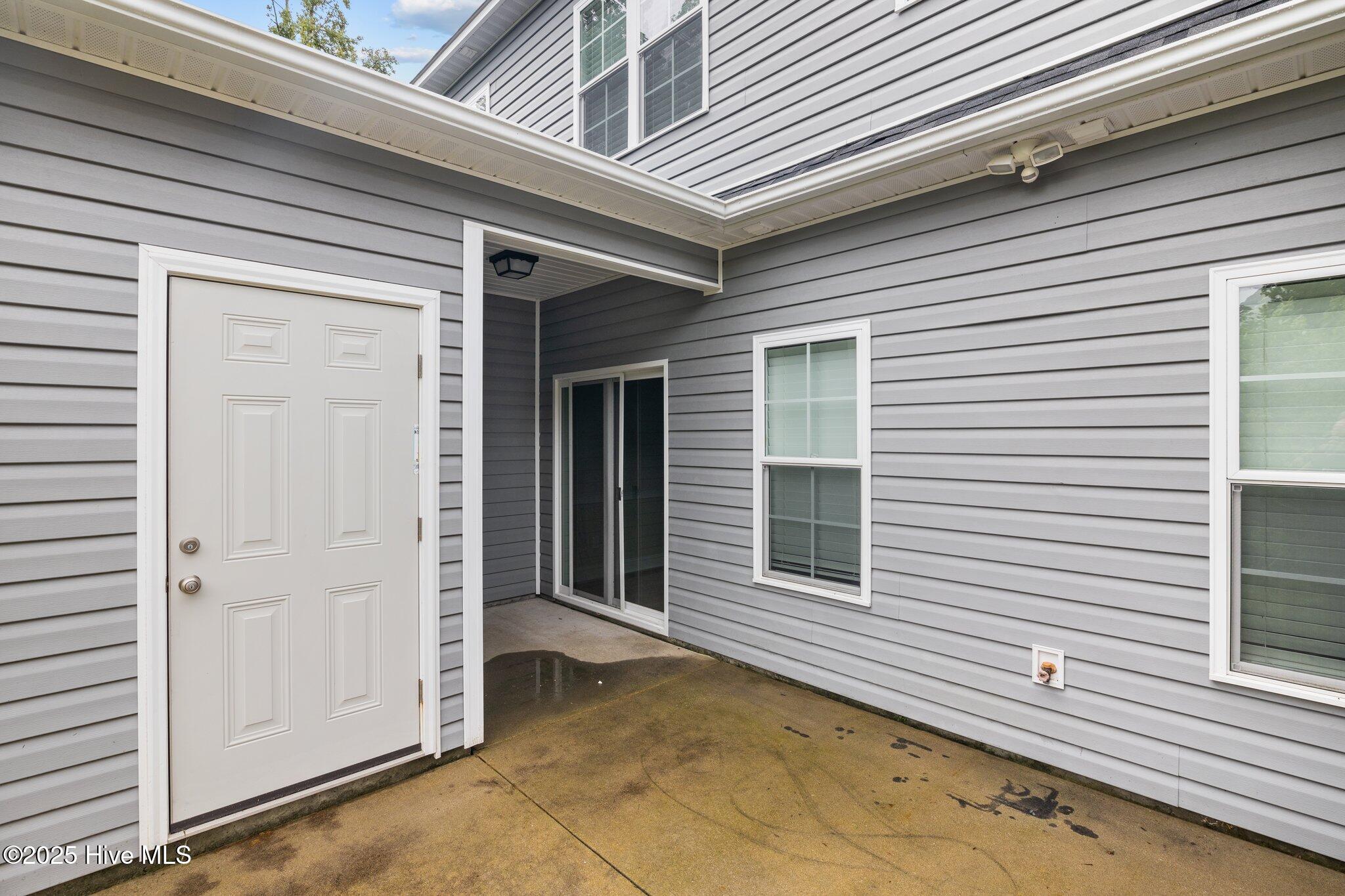 164 Station House Road New Bern, NC 28562 - Photo 26 of 31 Back Patio
