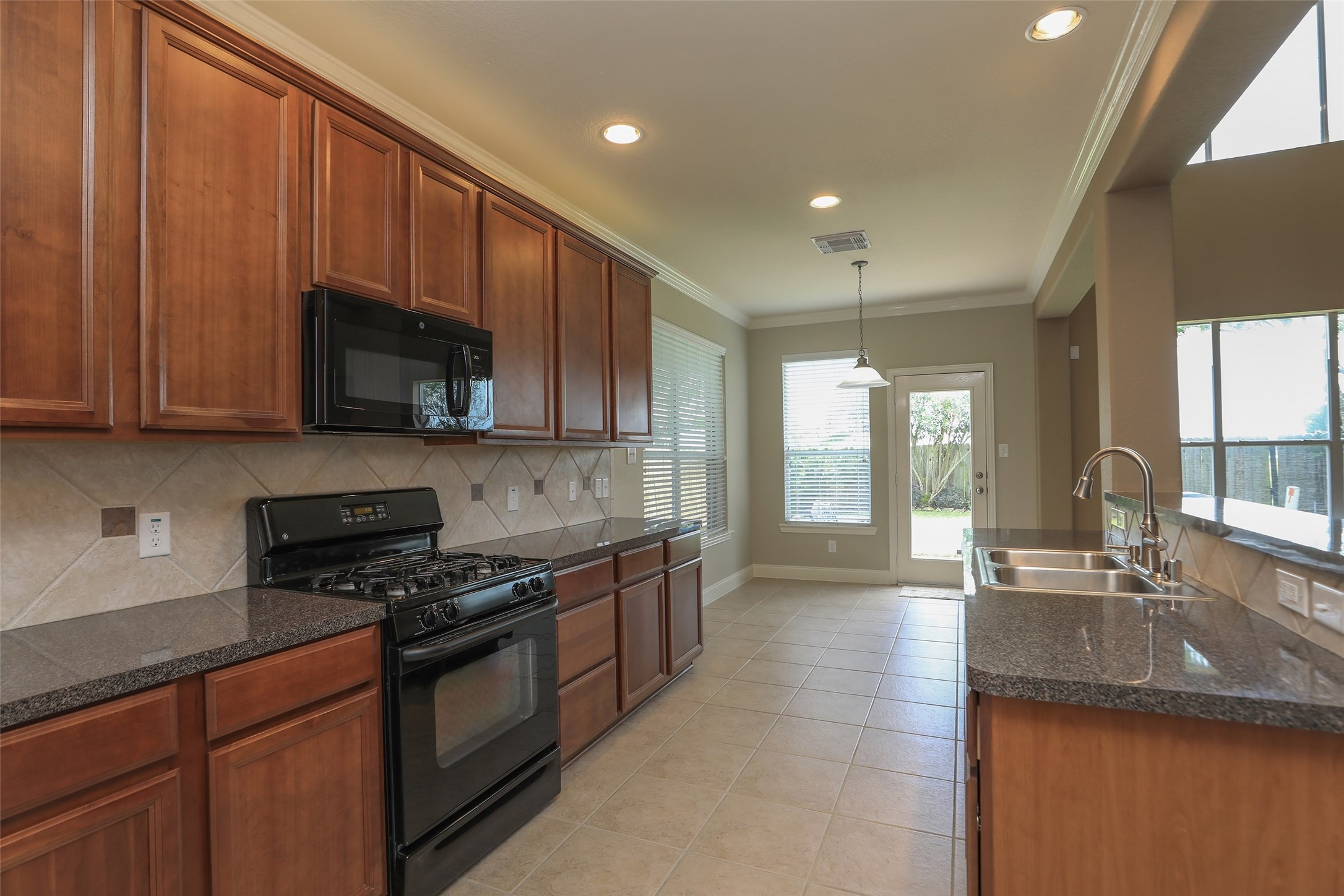 9603 Red Rugosa Drive Houston, TX 77095 - Photo 10 of 43 Kitchen