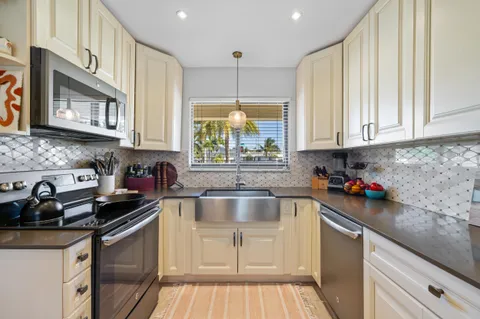 $1,750,000 | 310 Orange Way, West Palm Beach, FL 33405