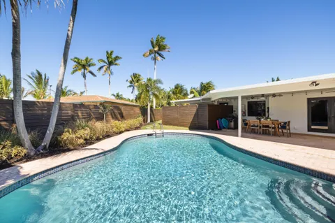 $1,750,000 | 310 Orange Way, West Palm Beach, FL 33405