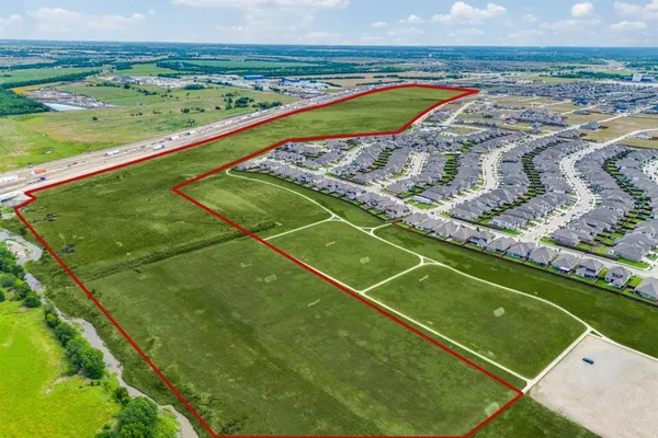 a view of a tennis court