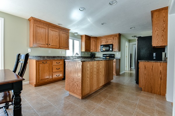 831 Marston Road Northbridge, MA 01588 - Photo 7 of 26