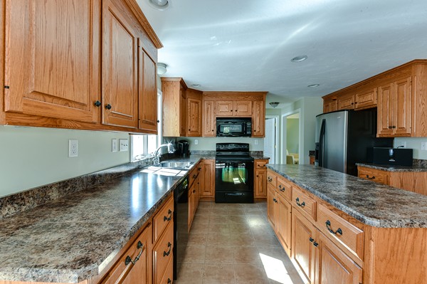 831 Marston Road Northbridge, MA 01588 - Photo 8 of 26