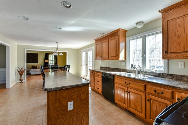831 Marston Road Northbridge, MA 01588 - Photo 10 of 26