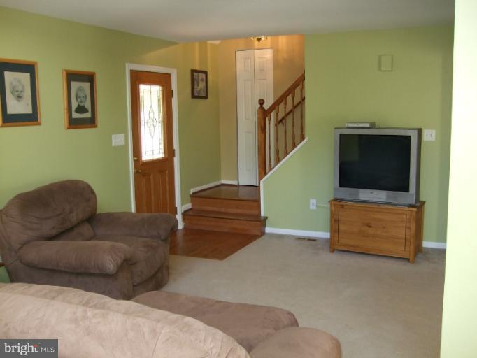 1490 Feltner Road Bluemont, VA 20135 - Photo 10 of 30 Living Room