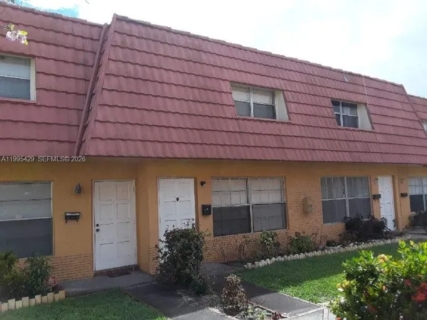 $1,800 | 2604 Northwest 52nd Avenue, Unit C15, Lauderhill, FL 33313