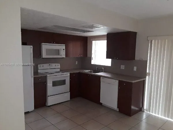 $1,800 | 2604 Northwest 52nd Avenue, Unit C15, Lauderhill, FL 33313