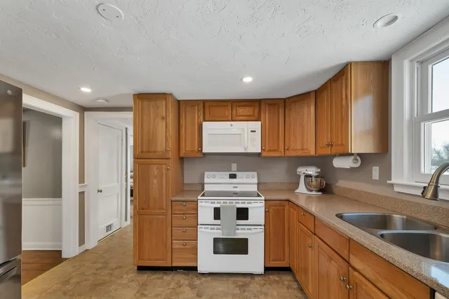 $399,900 | 102 Elm Street, Epping, NH 03042