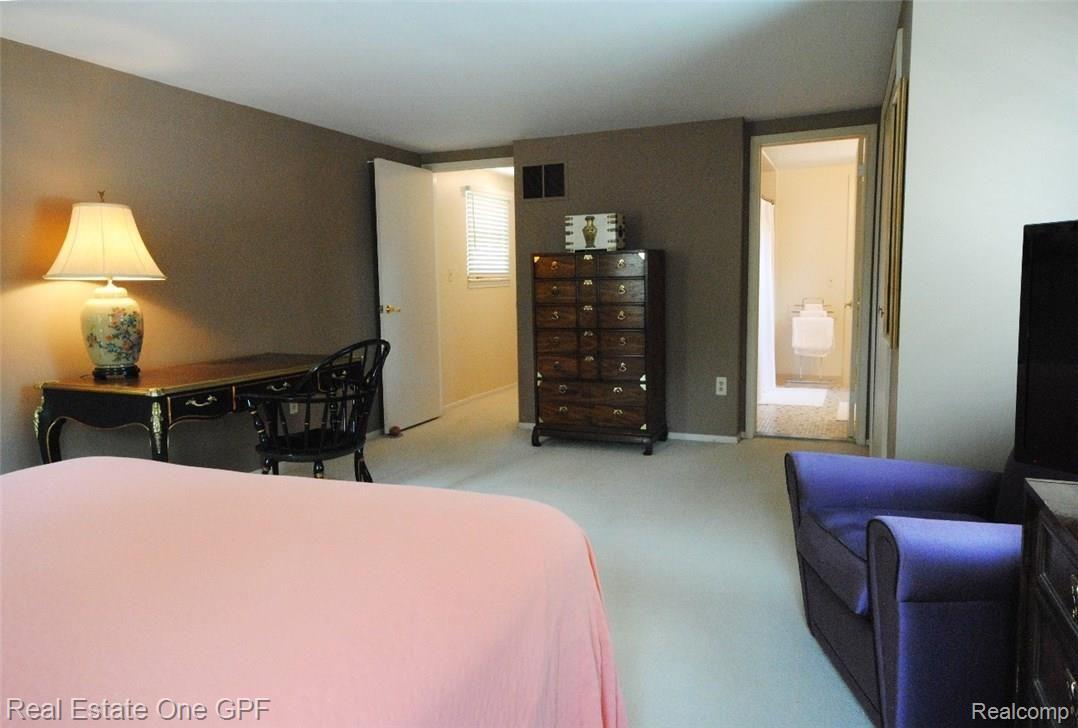 1325 Roslyn Road Grosse Pointe, MI 48236 - Photo 22 of 33 DSC_3774.jpg