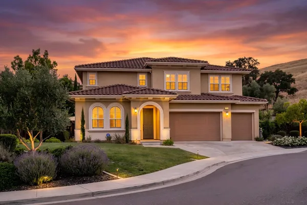 $2,588,000 | 5582 Castello Court, Dublin, CA 94568