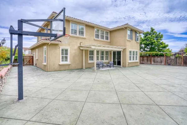 $2,588,000 | 5582 Castello Court, Dublin, CA 94568