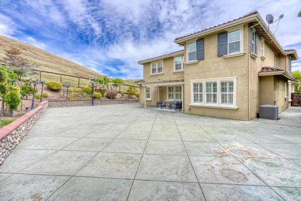 $2,588,000 | 5582 Castello Court, Dublin, CA 94568