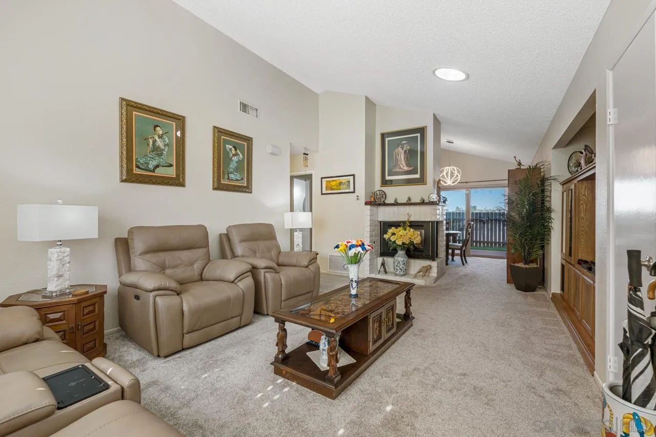 724 Nob Circle Vista, CA 92084 - Photo 3 of 30