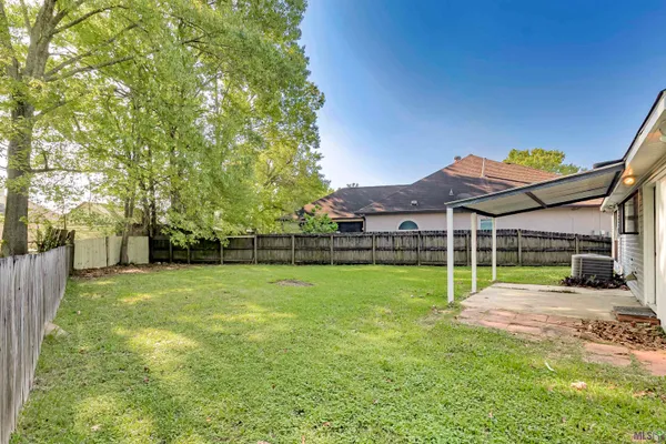 $2,050 | 17120 Willow Oak Alley, Prairieville, LA 70769