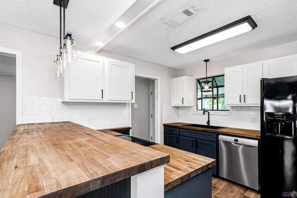 $2,050 | 17120 Willow Oak Alley, Prairieville, LA 70769