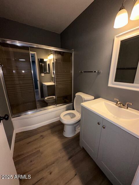 2551 West Berridge Lane, Unit D6 Phoenix, AZ 85017 - Photo 13 of 20 a bathroom with a sink a toilet and shower