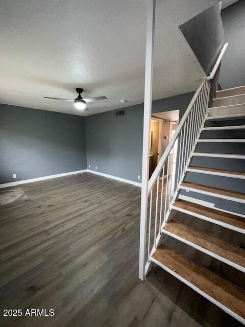 2551 West Berridge Lane, Unit D6 Phoenix, AZ 85017 - Photo 5 of 20 a view of entryway