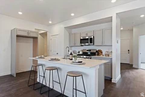 1574 East Pheasant Road, Unit 211 Eagle Mountain, UT 84005 - Photo 5 of 17