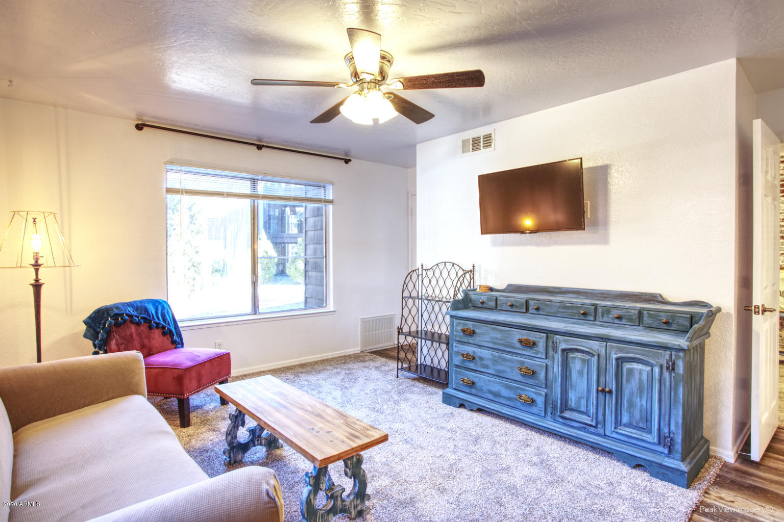 1200 South Riordan Ranch Street, Unit 15 Flagstaff, AZ 86001 - Photo 3 of 11 Living Room