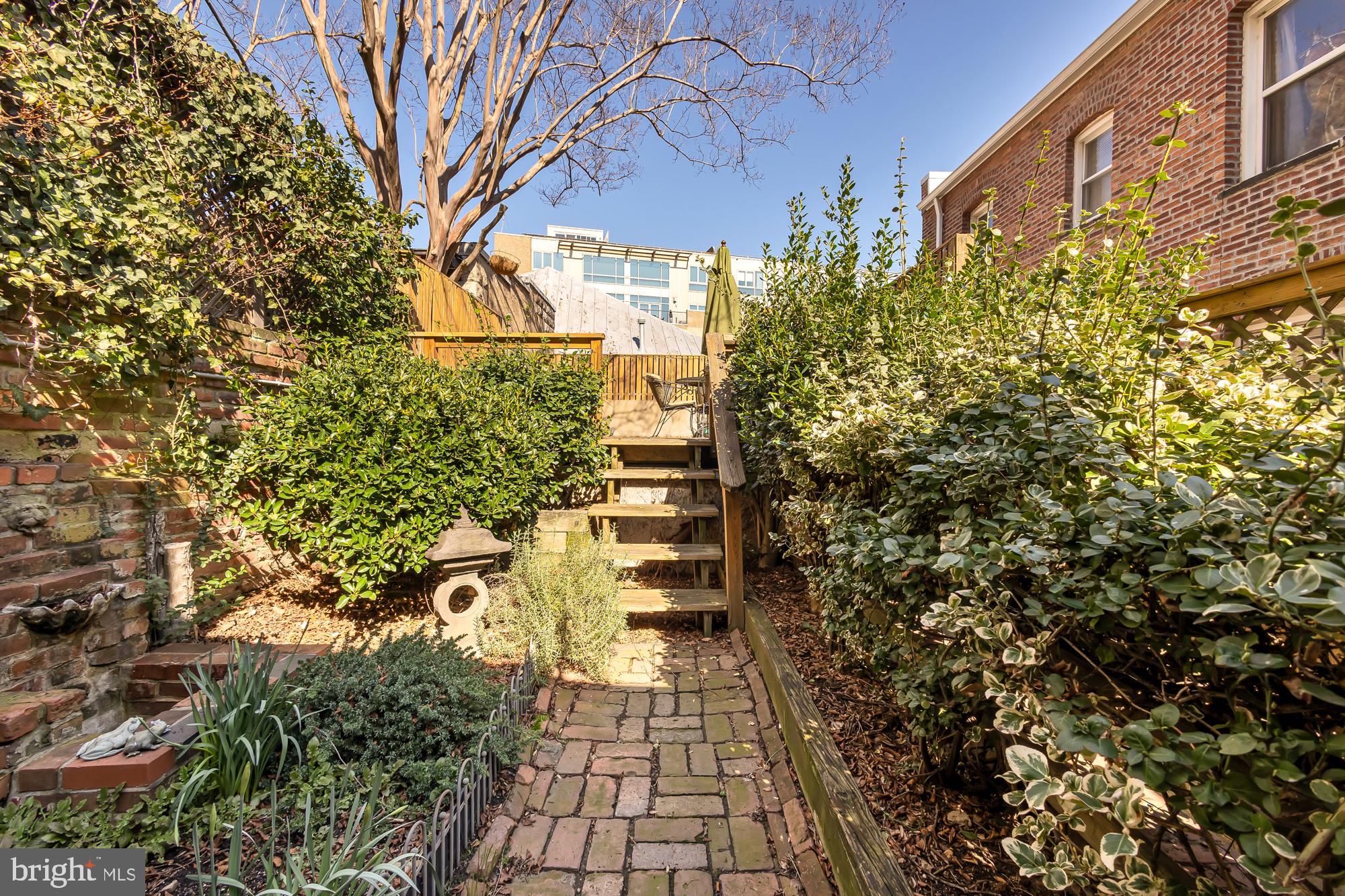 1815 Belmont Road Northwest Washington, DC 20009 - Photo 15 of 34