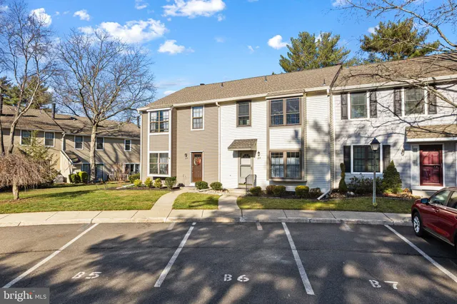 $414,900 | 510 Kings Croft Drive, Cherry Hill, NJ 08034