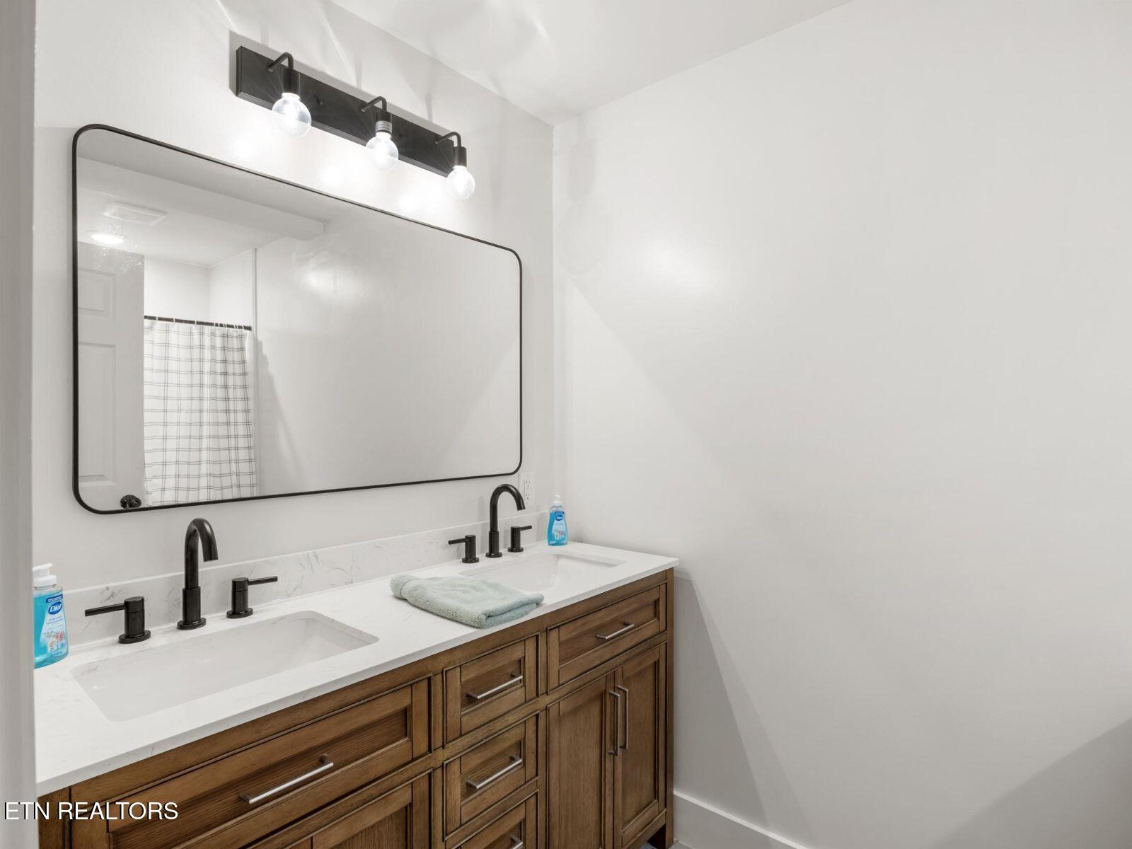 806 Gamble Drive Heiskell, TN 37754 - Photo 8 of 16 8