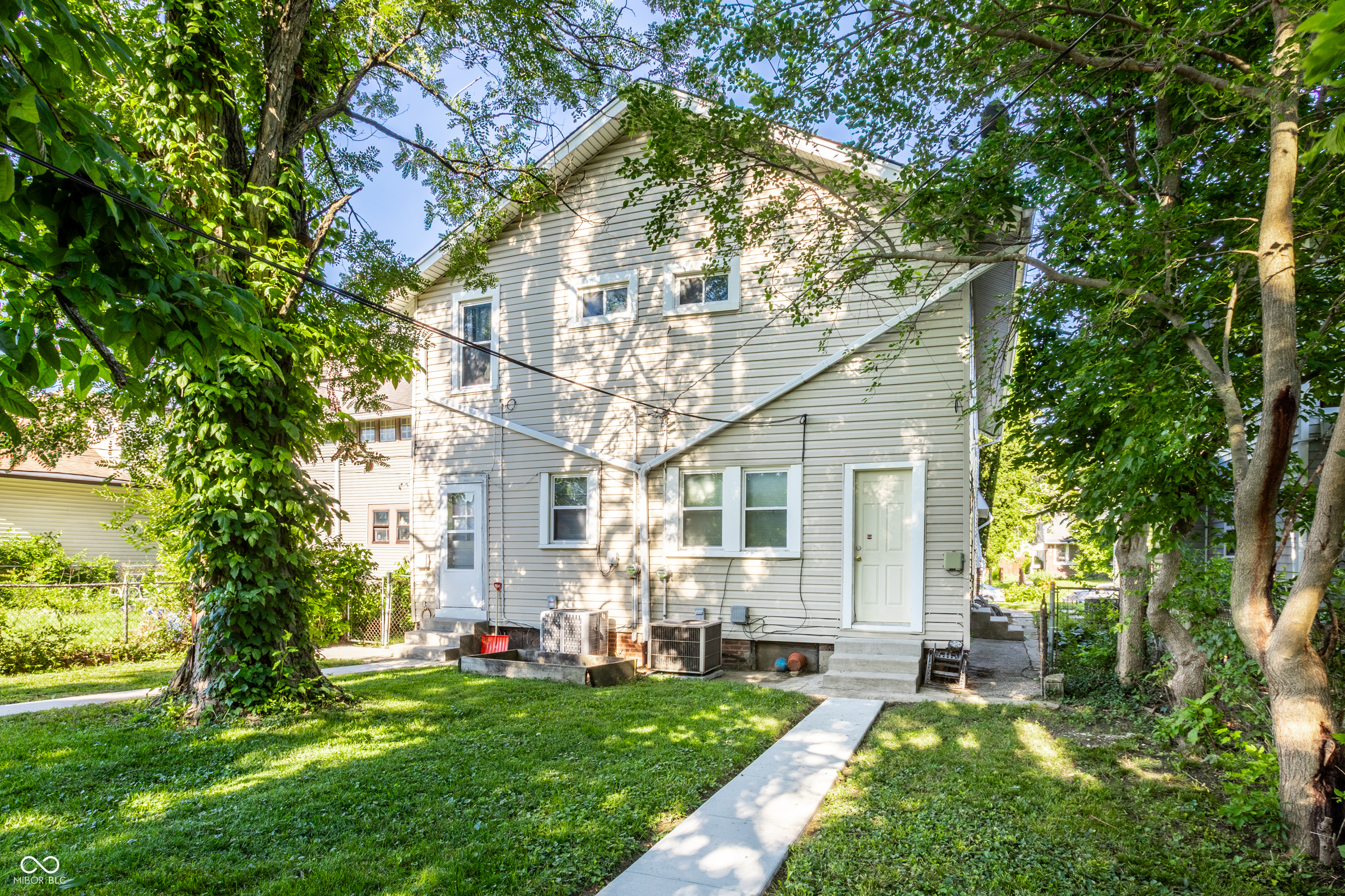 617-619 North Riley Avenue Indianapolis, IN 46201 - Photo 35 of 40