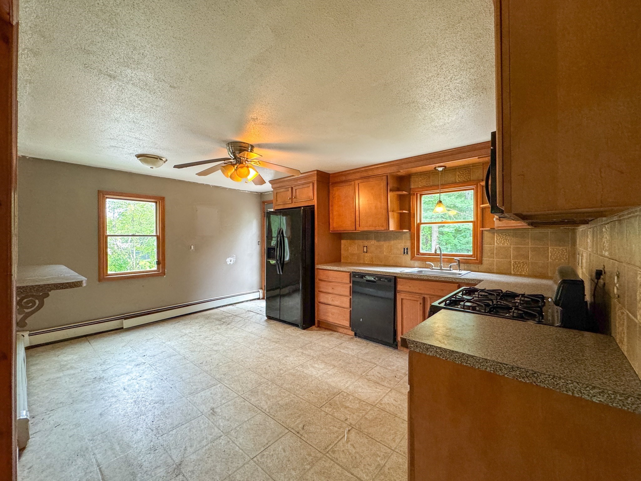 66 South Harbor Road Townsend, MA 01469 - Photo 8 of 36 Gallery Image 8