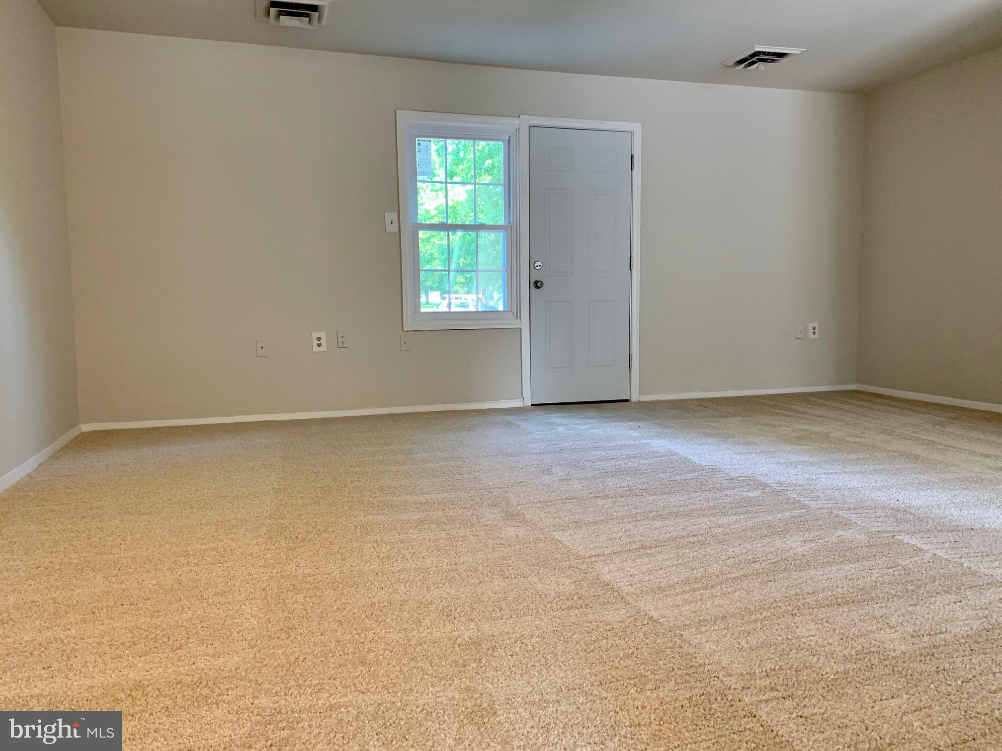 213 Dry Mill Road Southwest Leesburg, VA 20175 - Photo 2 of 16 Living/Dining Combo