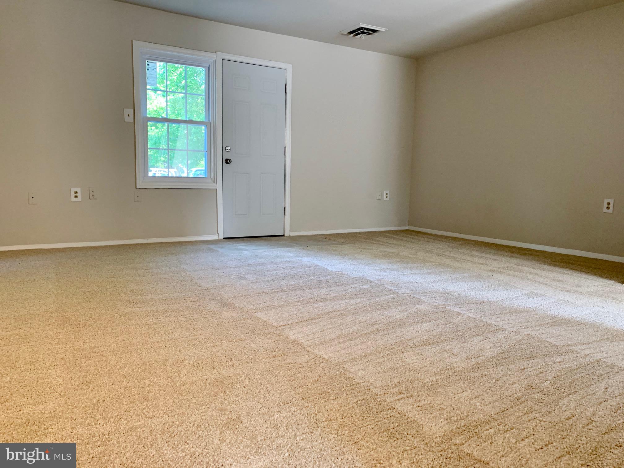 213 Dry Mill Road Southwest Leesburg, VA 20175 - Photo 3 of 16 Living/Dining Combo