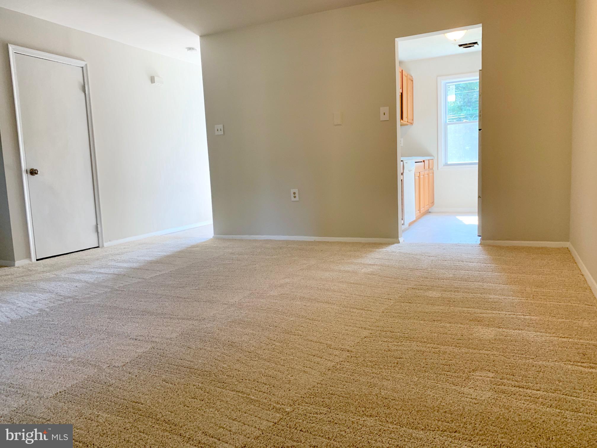 213 Dry Mill Road Southwest Leesburg, VA 20175 - Photo 4 of 16 Living/Dining Combo