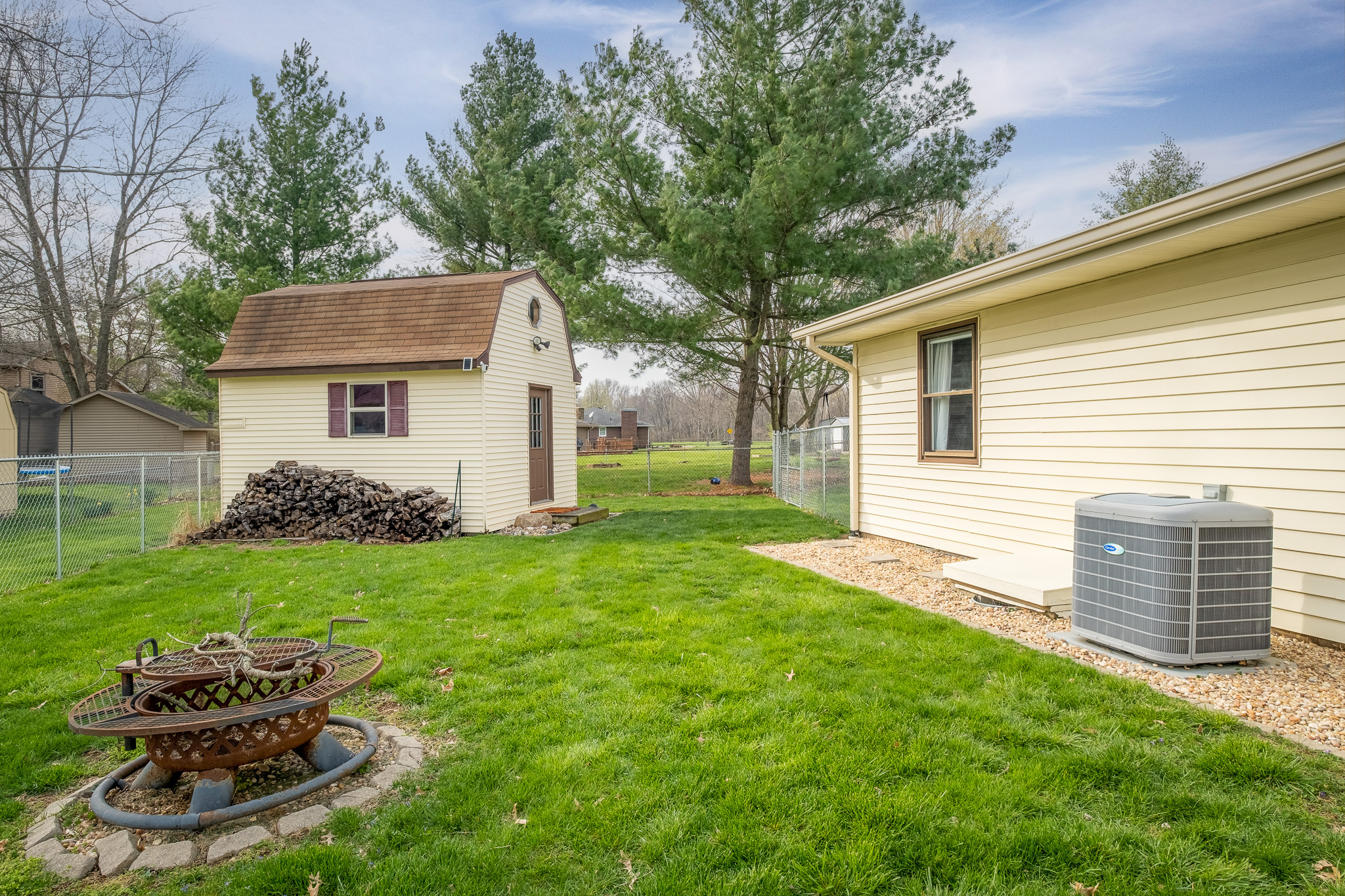 703 North Riverside Court Columbus, IN 47203 - Photo 40 of 42