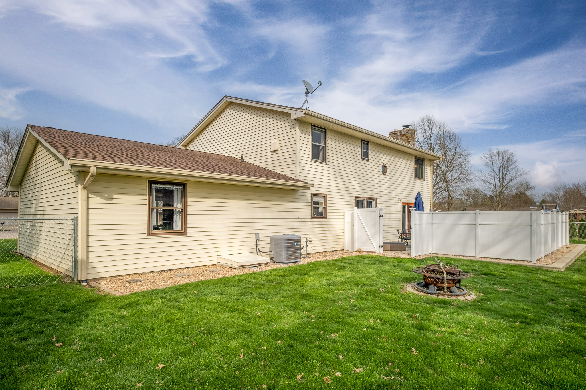 703 North Riverside Court Columbus, IN 47203 - Photo 41 of 42