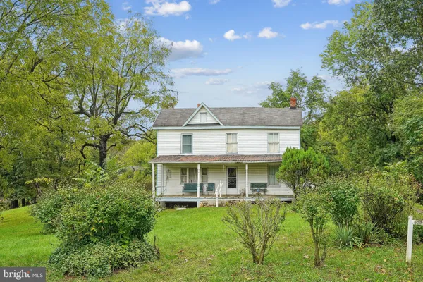 $699,000 | 5095 Leeds Manor Road, Hume, VA 22639